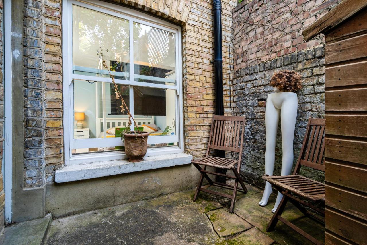 Double Room W/Projector & Garden Hot Tub Londres Exterior foto