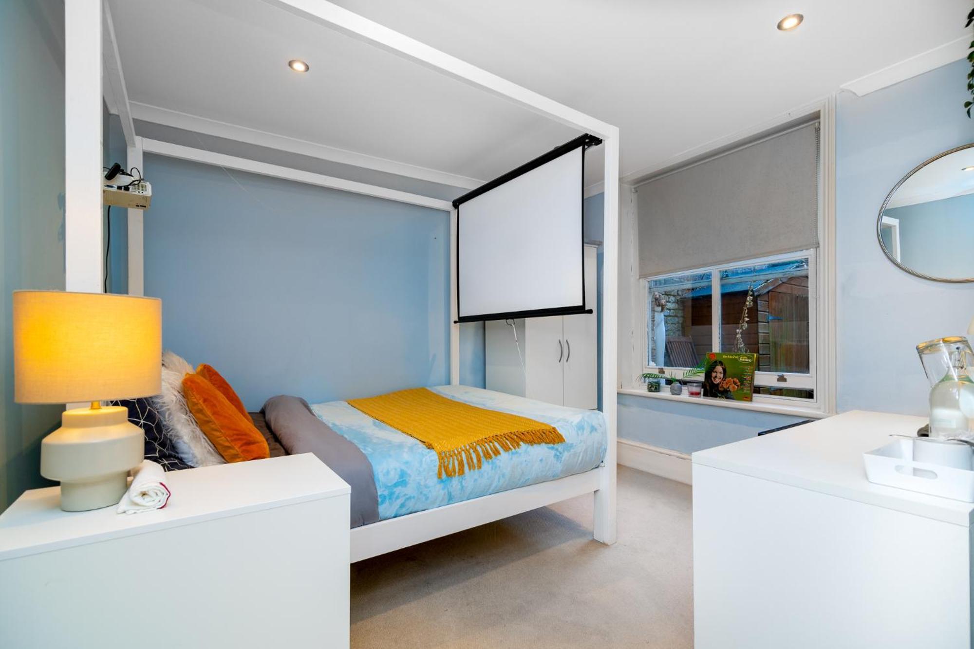 Double Room W/Projector & Garden Hot Tub Londres Exterior foto