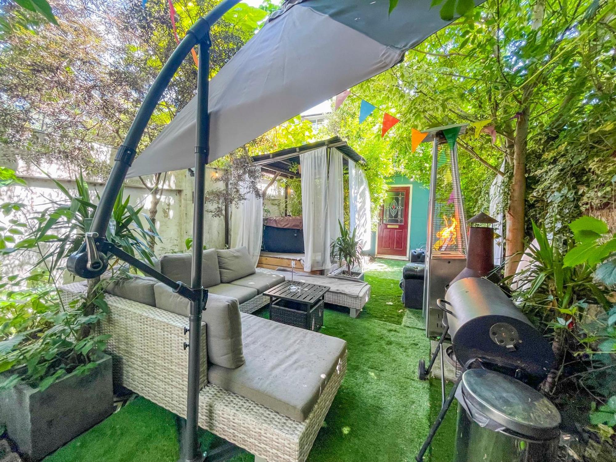 Double Room W/Projector & Garden Hot Tub Londres Exterior foto